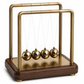 Newton Pendel Gold mit 5 Kugeln - Elegante Tischdekoration